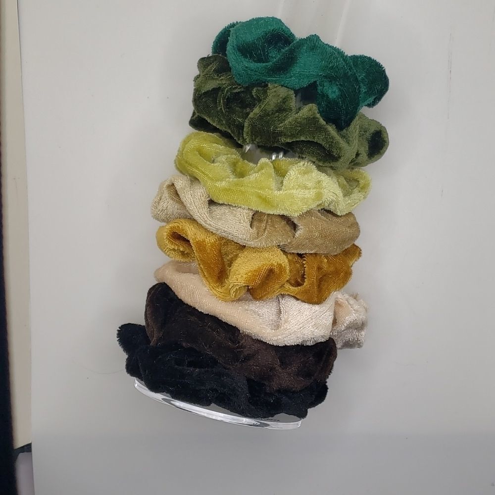 𝅺neutral earth tone color velvet scrunchie bundle